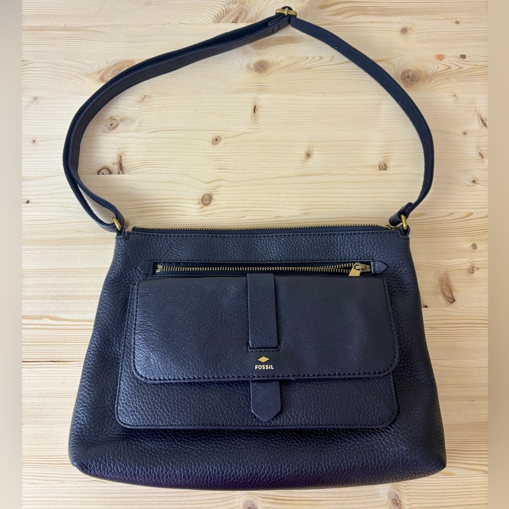 Black Leather Fossil Kinley Crossbody Bag- Adjustable Strap, Zippers/Pockets